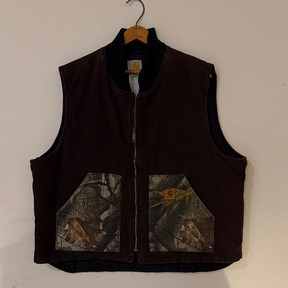 💚 Ultra RARE color combo VTG Carhartt Dark Brown Duck Vest with Camo Pockets XXL